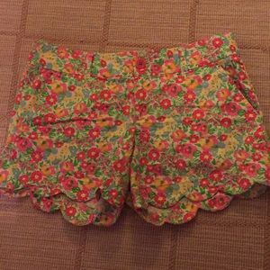 Lilly Pulitzer Floral Scalloped Edge Shorts Sz 2